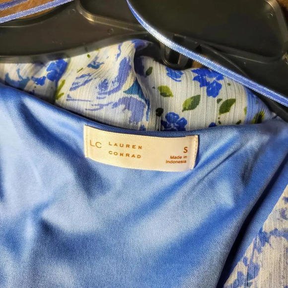 NWT LC Lauren Conrad Floral Print Pleated Empire Waist Chiffon V-Neck Midi Dress - Picture 8 of 16